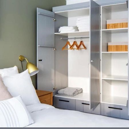 Bright 1Bedroom Apartment Centrally Located With Most Beautiful Views From Seine At 10 Minutes Walking From Beaugrenelle Shopping Mall And Eiffel Tower Paris Exterior foto