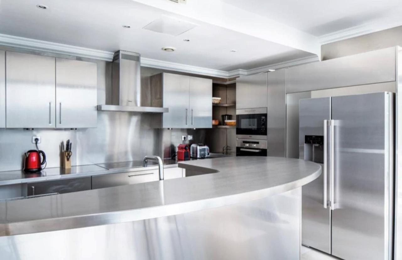 Bright 1Bedroom Apartment Centrally Located With Most Beautiful Views From Seine At 10 Minutes Walking From Beaugrenelle Shopping Mall And Eiffel Tower Paris Exterior foto