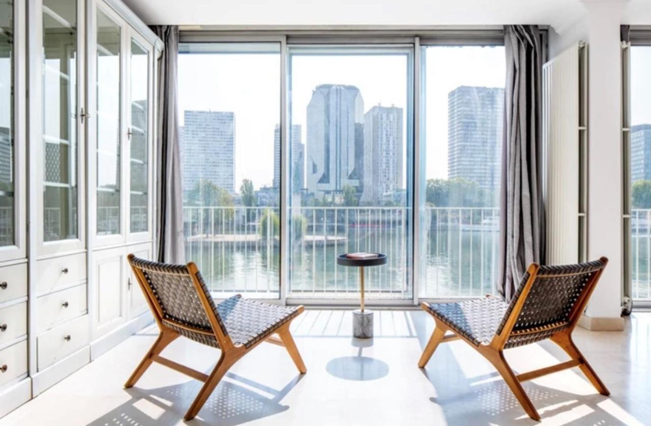 Bright 1Bedroom Apartment Centrally Located With Most Beautiful Views From Seine At 10 Minutes Walking From Beaugrenelle Shopping Mall And Eiffel Tower Paris Exterior foto